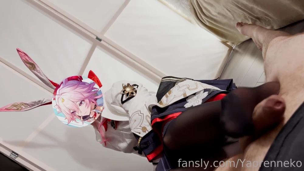 崩铁绯英cos，粉毛大运用被靴子包裹の黑丝臭脚给你足交❤️ [1v-766mb]