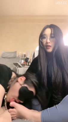 [拉拉女同]小羊 强迫闺蜜舔脚 边被后入干边舔主人的脚 无法逃脱[1V-313MB][磁力链接 pikpak] [1V-313MB-]