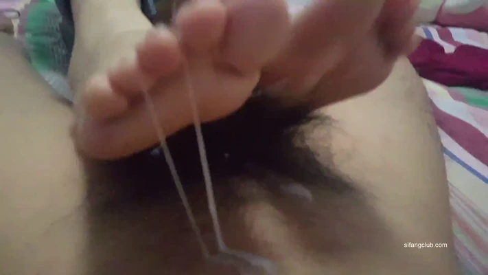 大Y摄影 - 微博恋足大神 足交口交 玉足嫩脚踩踏鸡巴 经典恋足 大合集《8713P61V94G》 [-]