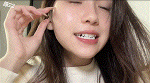 [夸克]推特极品福利姬美女《别拔虎牙》笑起来很甜足控专攻 各种足交 丝袜美腿展示jk小裙子骑假屌自拍美脚 舔脚 自慰视频合集《40G/25P+358V》 [-]