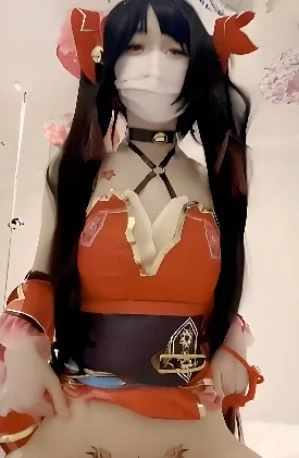 《二次元网黄少女 白虎喵 cos花火 深喉口交玉足玩屌 骑乘榨精两连发》 [1v-700m]
