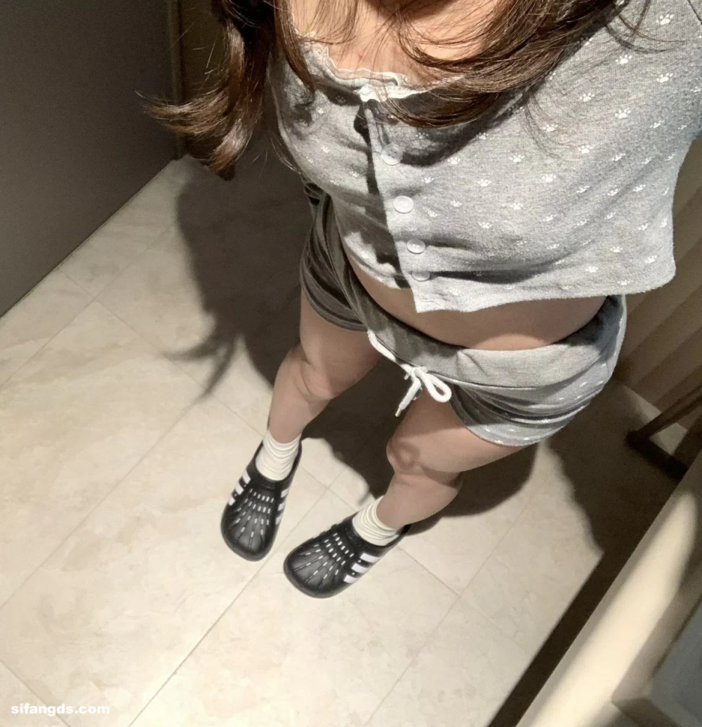 舞蹈专业清纯外表反差 大长腿高颜值 气质爆棚诱惑身材 [11p2v-17.51 MB]