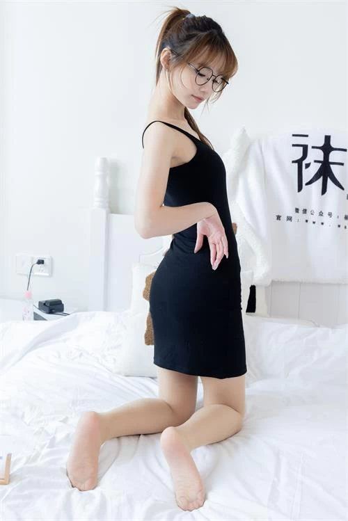 袜啵啵-甜甜圈-高跟鞋薄肉丝、裸足 [213P1V-1.5G百度网盘] [213p1v-1.5g]