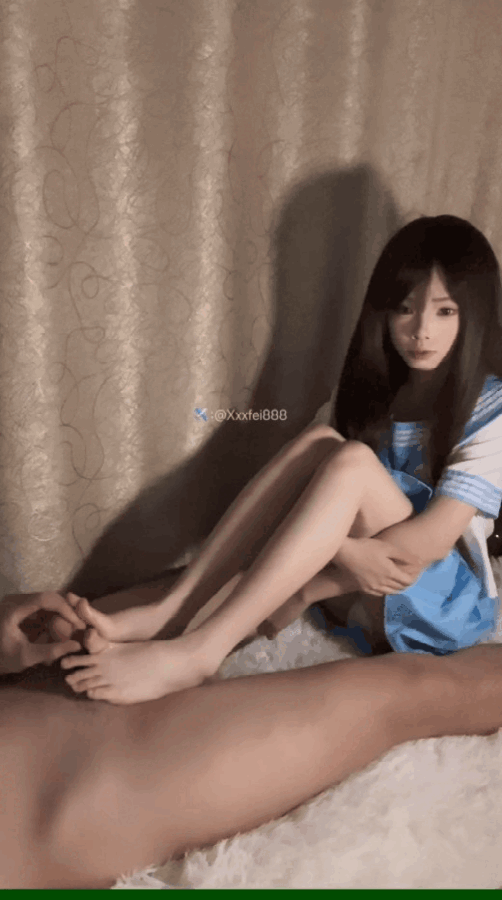 极品萝莉反差婊子《辞宝》高颜值可爱少女被拉着马尾爆操、玉足夹着鸡巴足交榨精啪啪合集 [-]