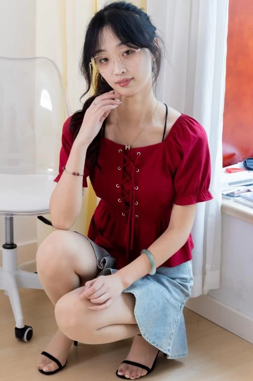 物恋传媒-南南-高跟鞋薄肉丝、裸足[155P1V-1.4G百度网盘] [155p1v-1.4g]