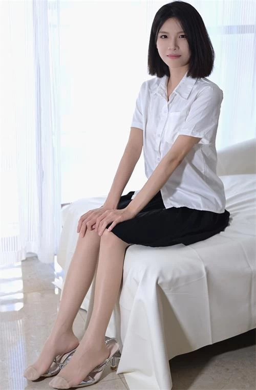 凝思摄影-小睿-制服、连裤肉丝高跟鞋[135P1V-1G百度网盘] [135p1v-1g]