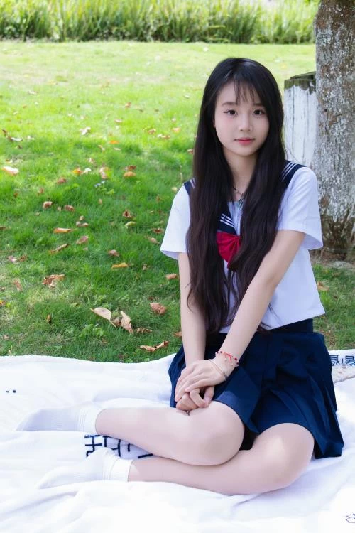 甜予摄影-小橙子-户外JK超短裙白棉袜 [133P1V-1.8G百度网盘] [133p1v-1.8g]