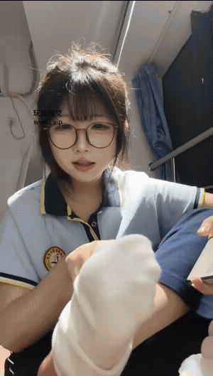 pikpak学生妹&校服控 各种极品嫩妹美鲍鱼美女 可撸可射啪啪福利合集60v/11GB [-]