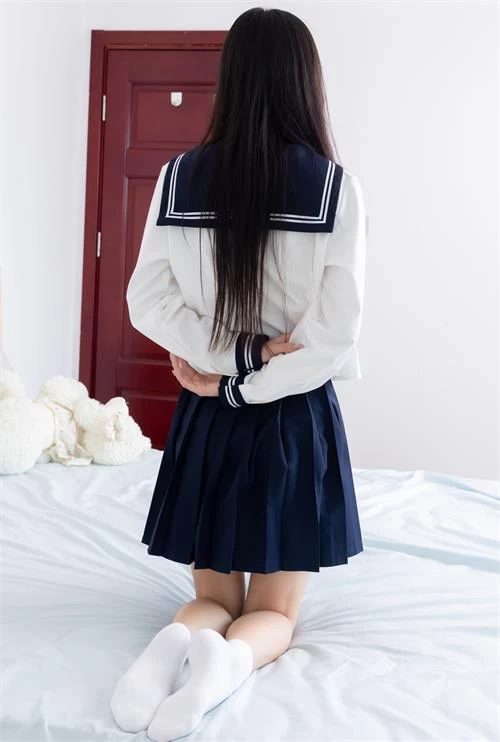 物恋传媒-茯苓-超短裙纯白棉袜、裸足[160P1V-0.8G百度网盘] [160p1v-0.8g]